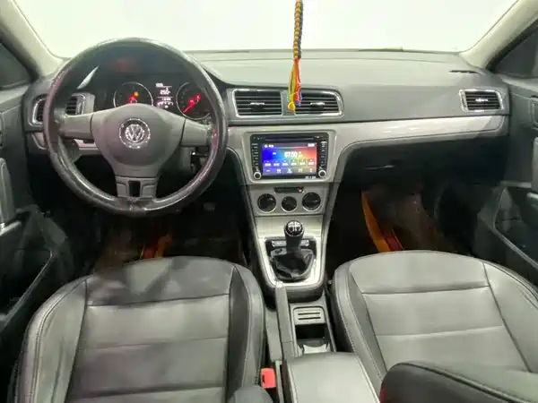 Volkswagen Lavida 2015