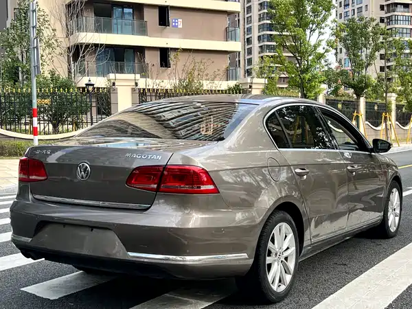 Volkswagen Magotan 2013