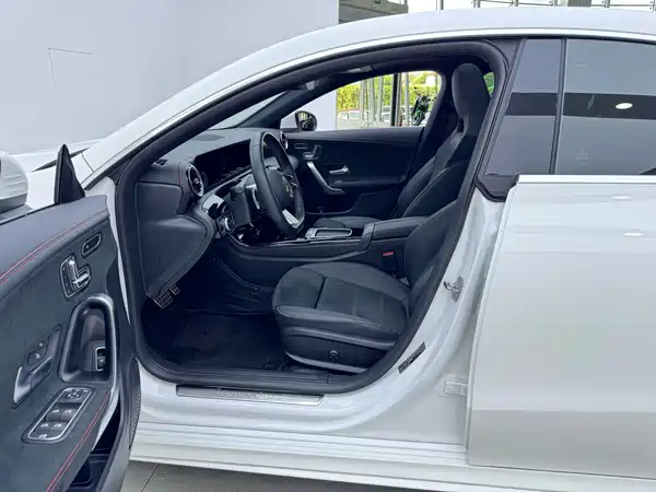 Mercedes-Benz CLA 2024