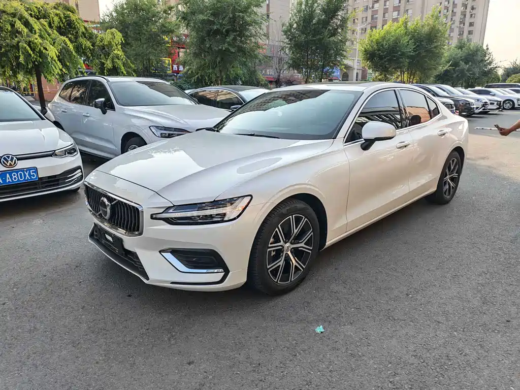 Volvo S60 2022