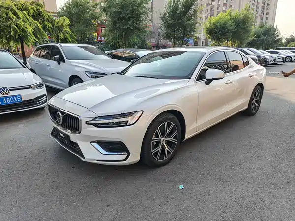 Volvo S60 2022