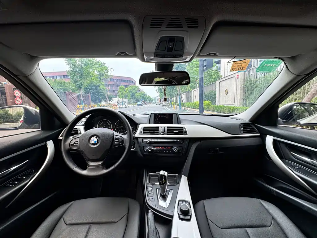 BMW 3 Series 2015 — фото 11