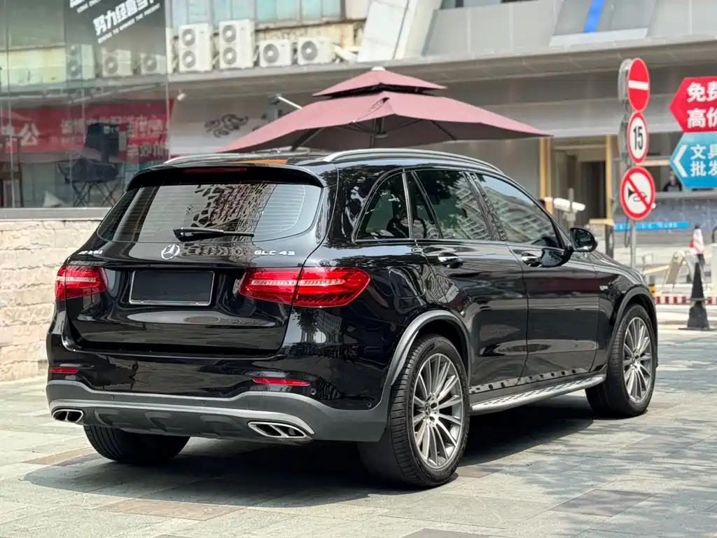 Mercedes-Benz GLC AMG 2018 — фото 9