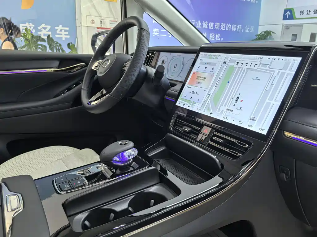 GAC Motor Trumpchi E9 2023 — фото 10