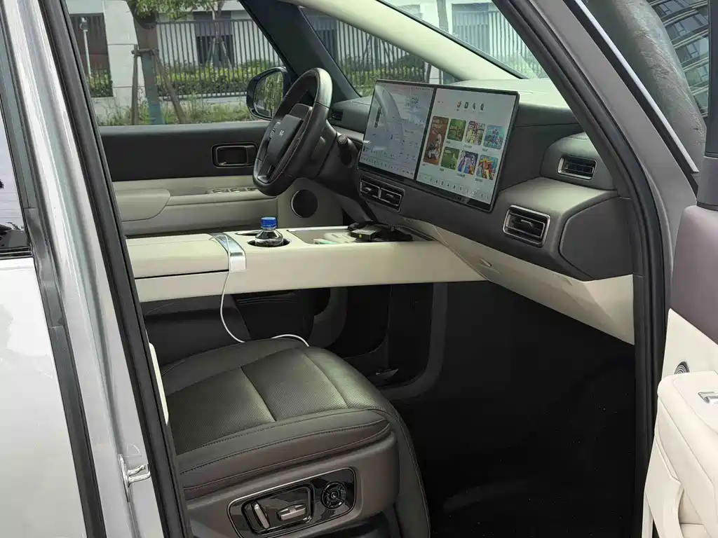 Li Auto Li MEGA 2024