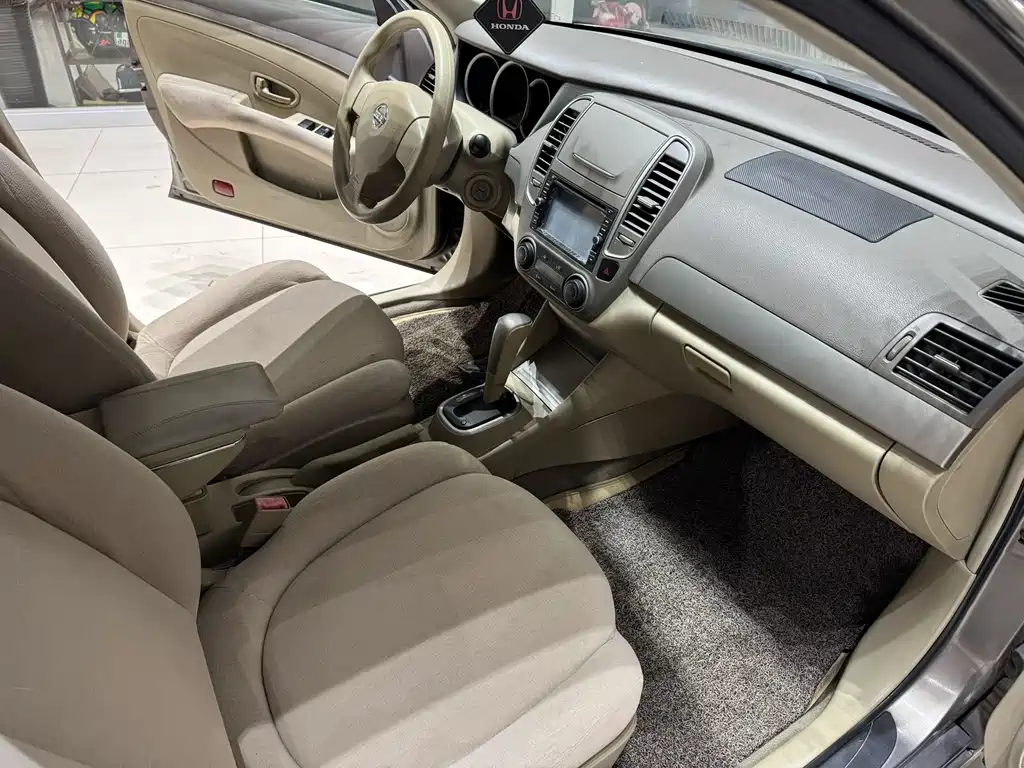Nissan Sylphy 2013