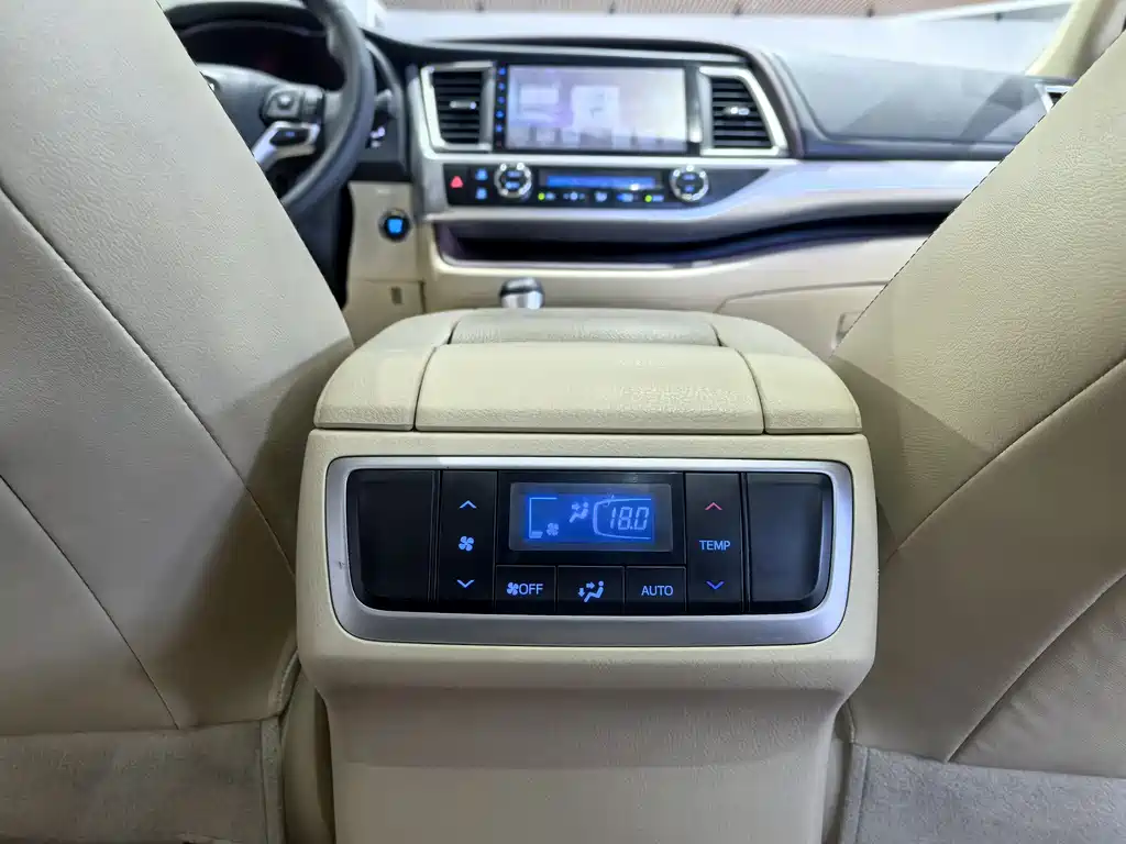 Toyota Highlander 2017 — фото 17