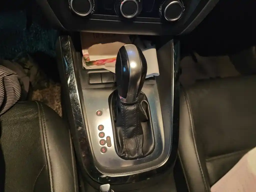 Volkswagen Sagitar 2014