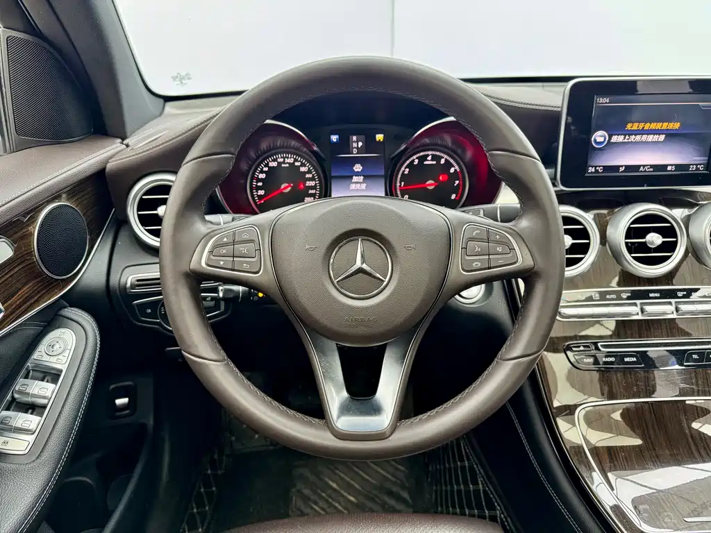 Mercedes-Benz GLC 2017 — фото 16