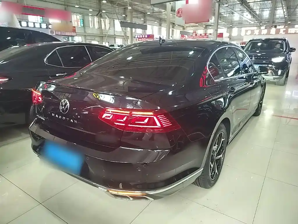 Volkswagen Magotan 2025
