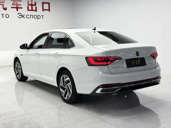 Volkswagen Sagitar 2022