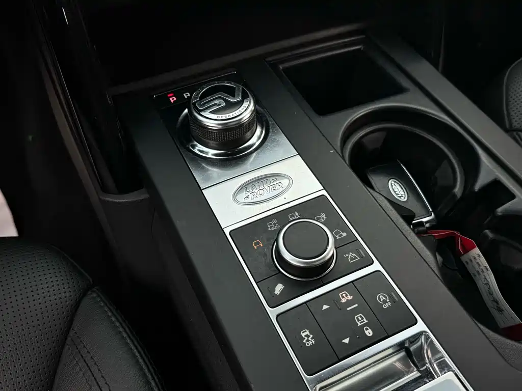 Land Rover Discovery 2019 — фото 14