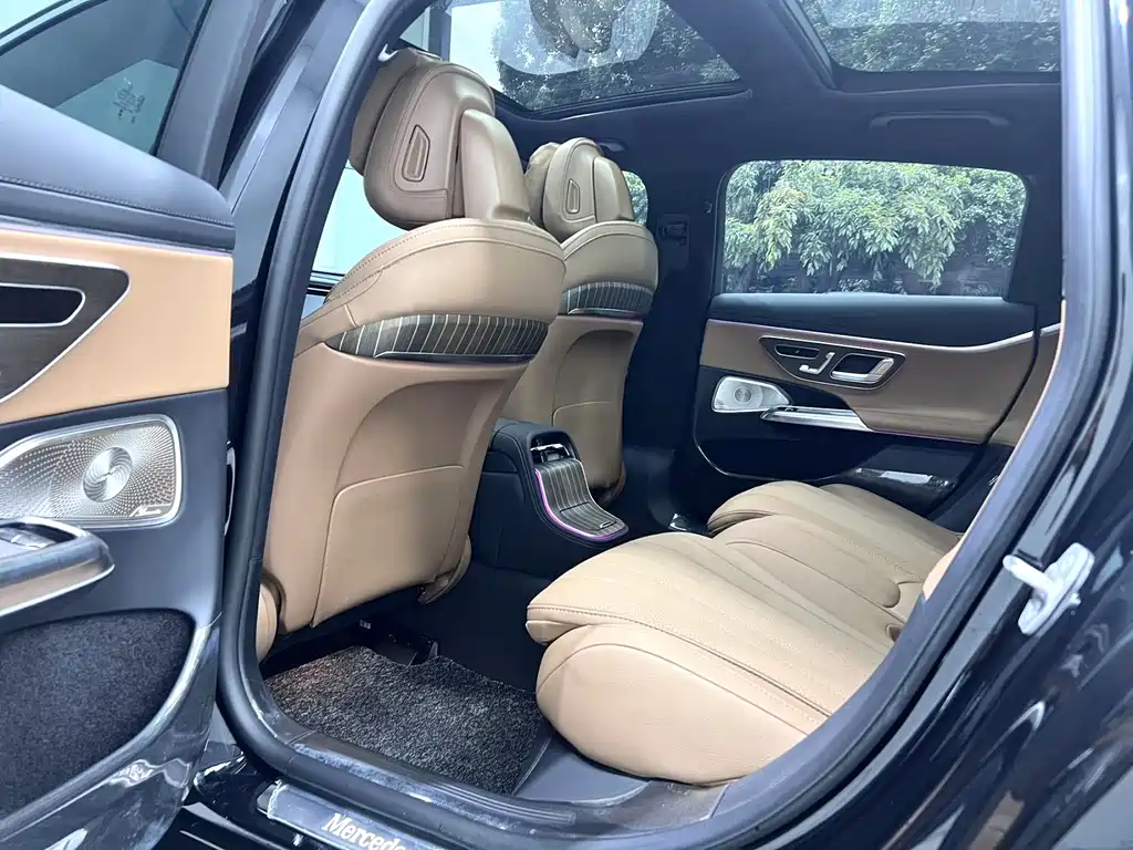 Mercedes-Benz E-Class 2025