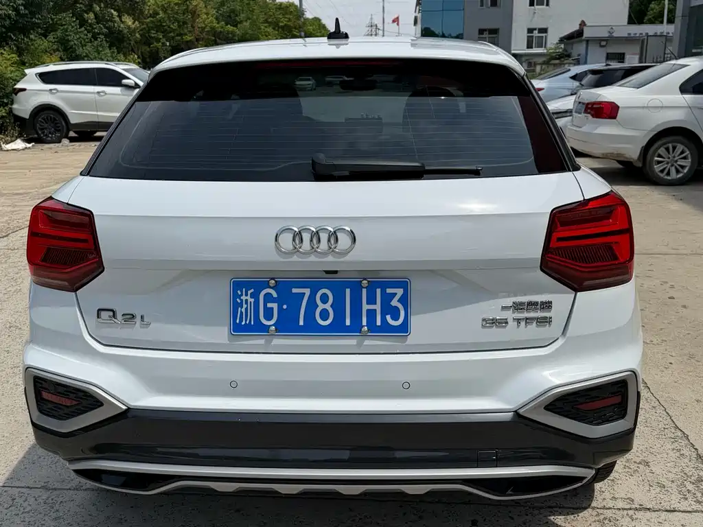Audi Q2L 2022 — фото 14