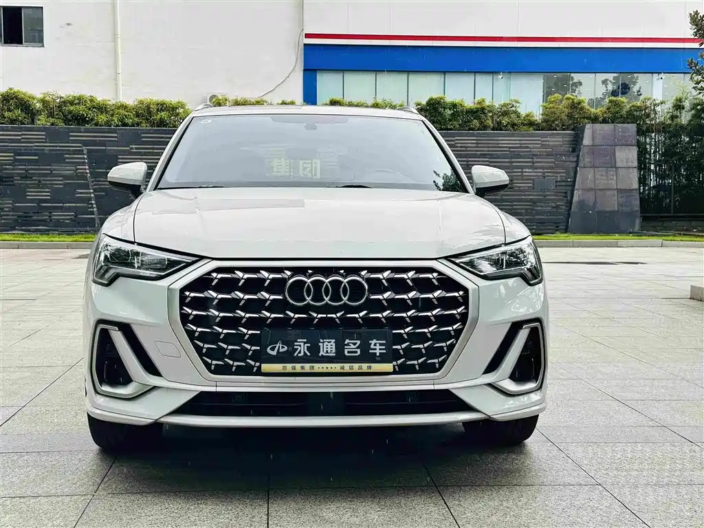 Audi Q3 2024 — фото 2