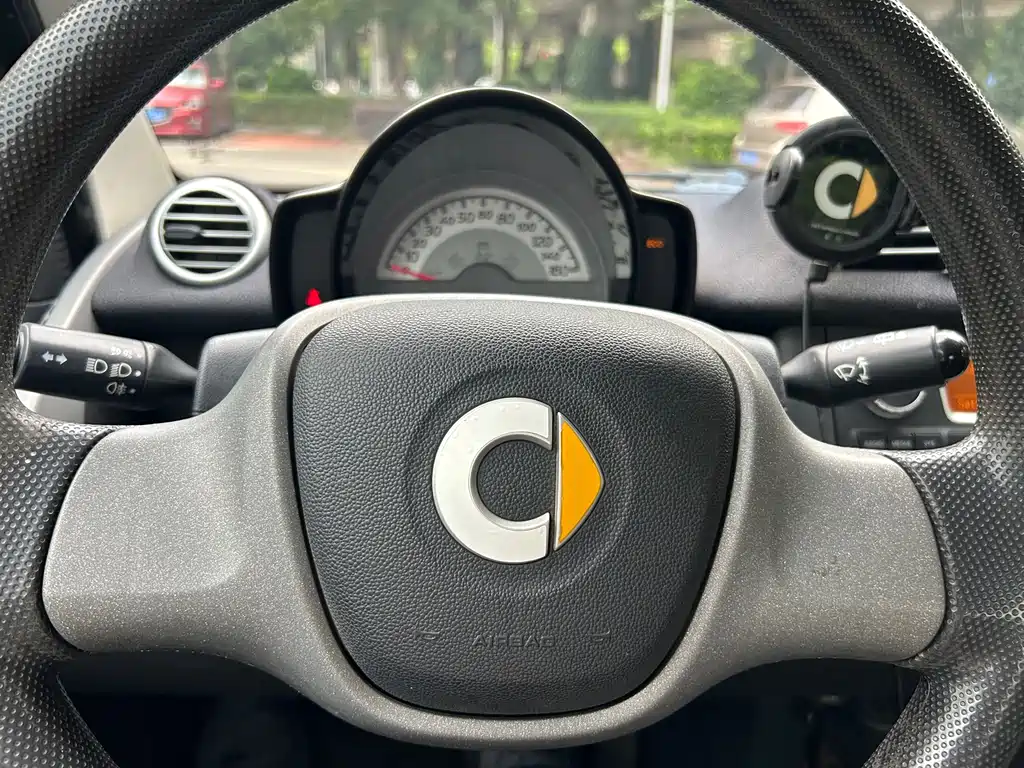 smart Fortwo 2014 — фото 13