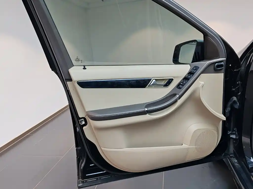 Mercedes-Benz R-Class 2016 — фото 10