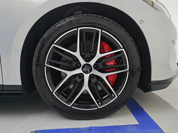 BYD Han L 2025