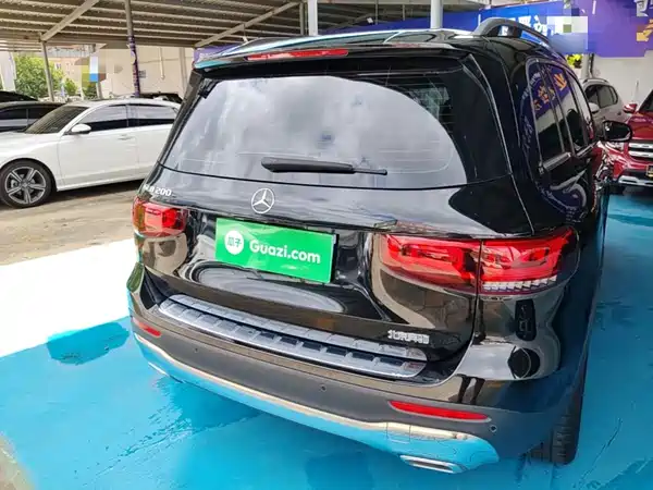Mercedes-Benz GLB 2021