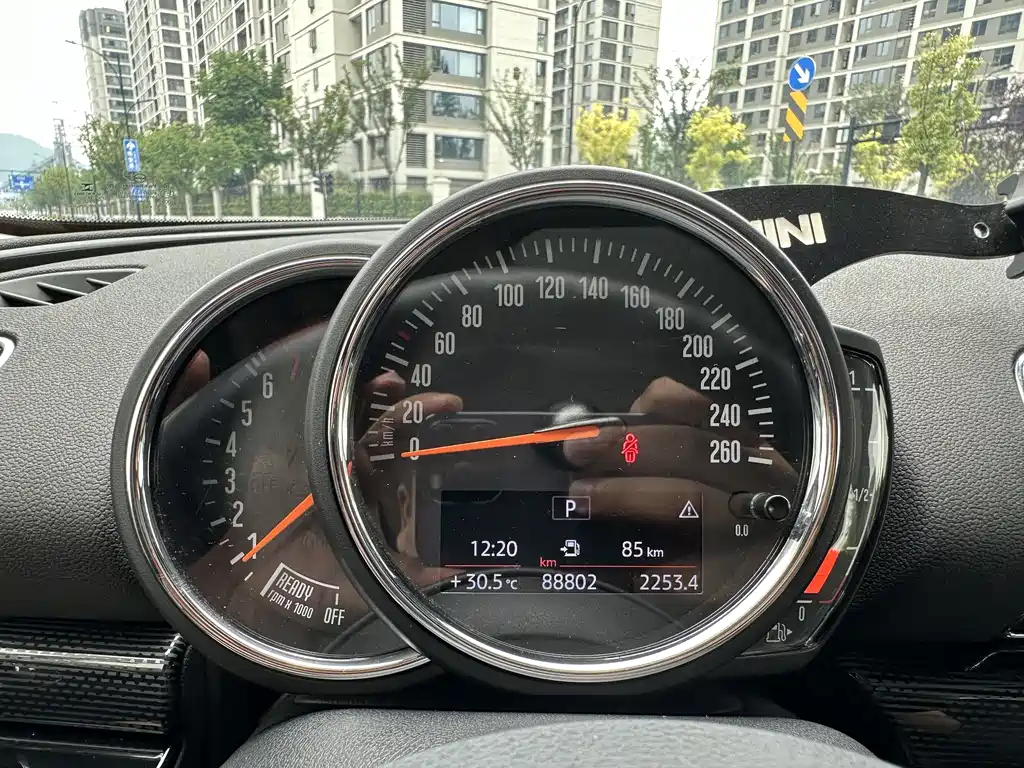 MINI Clubman 2019 — фото 20
