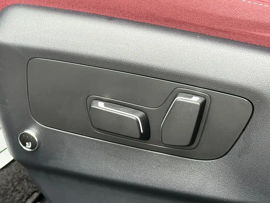 BMW 5 Series 2025 — фото 15