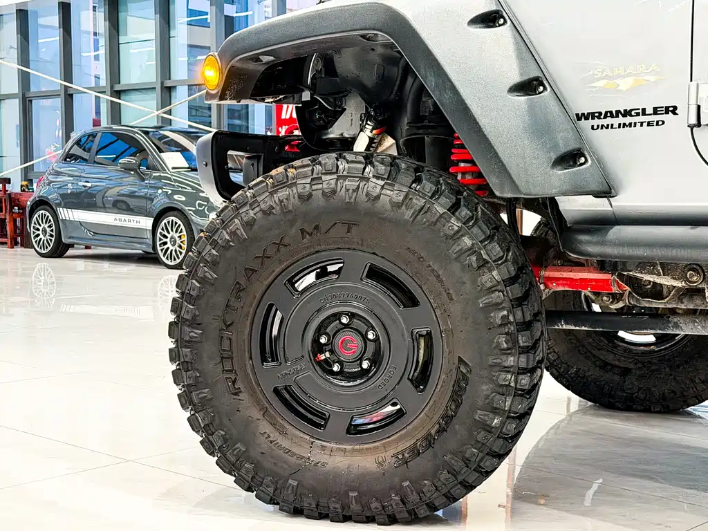 Jeep Wrangler 2015 — фото 8