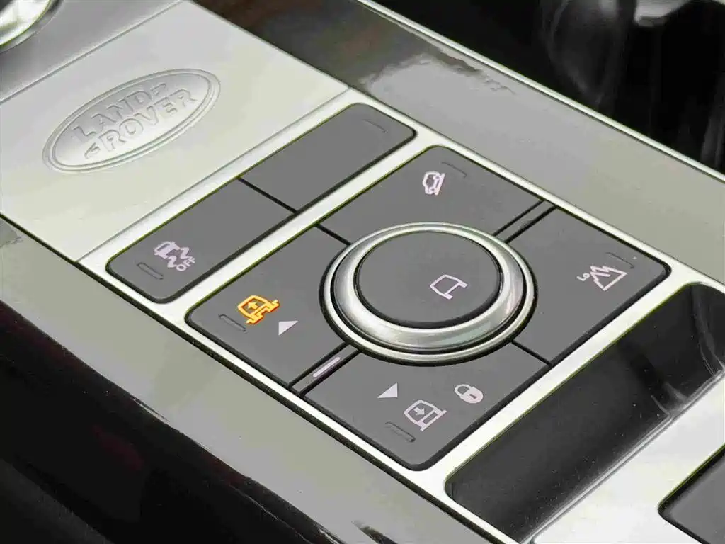 Land Rover Range Rover 2021 — фото 18