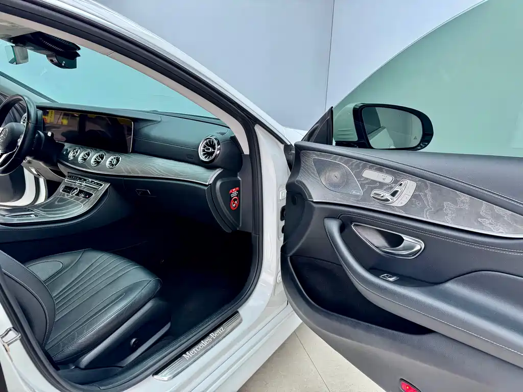 Mercedes-Benz CLS 2018 — фото 14