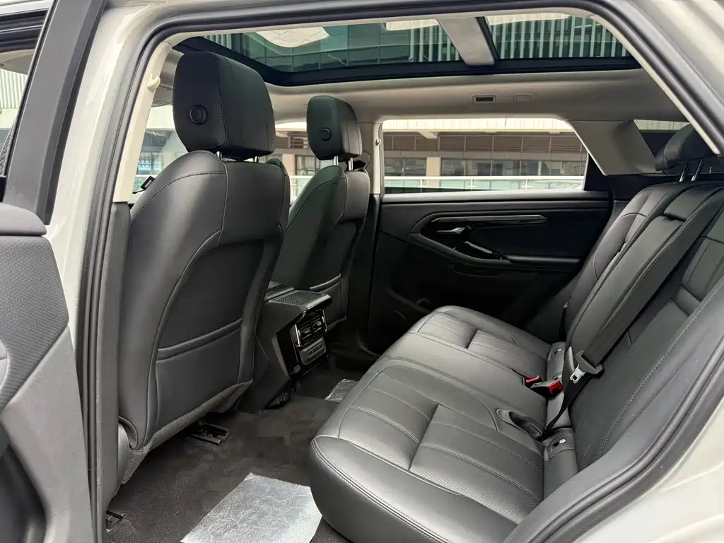 Land Rover Range Rover Evoque 2022 — фото 21
