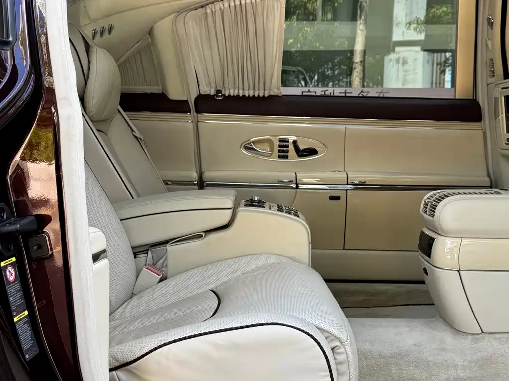 Maybach Maybach 2012 — фото 9
