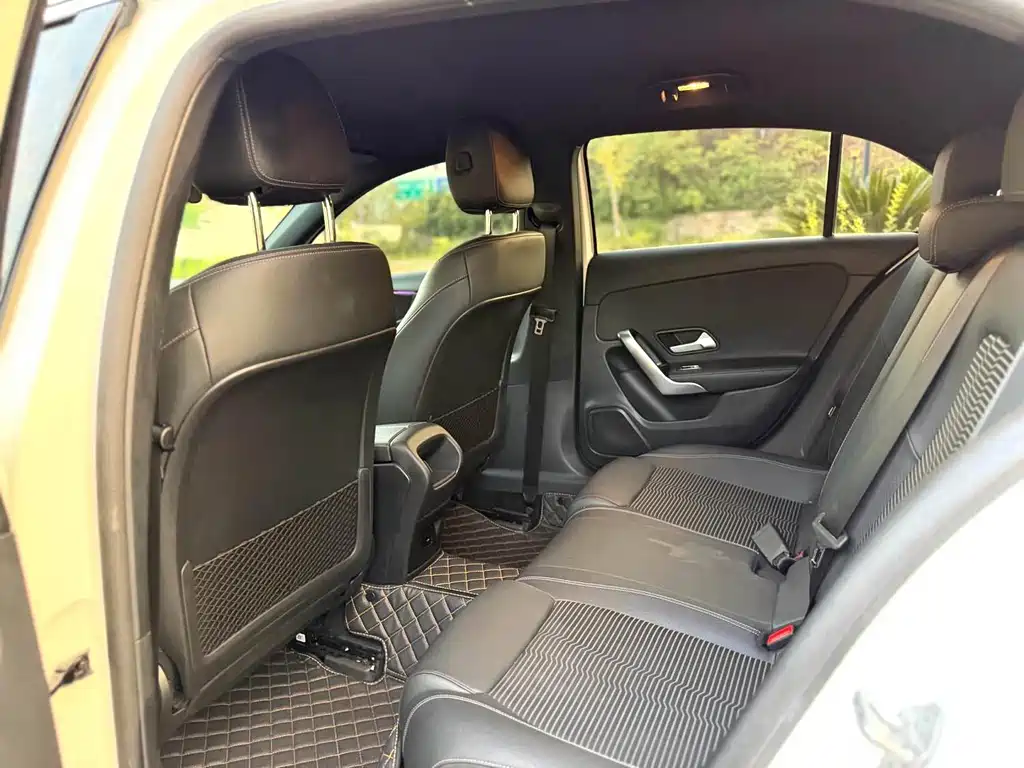Mercedes-Benz A-Class 2022 — фото 9