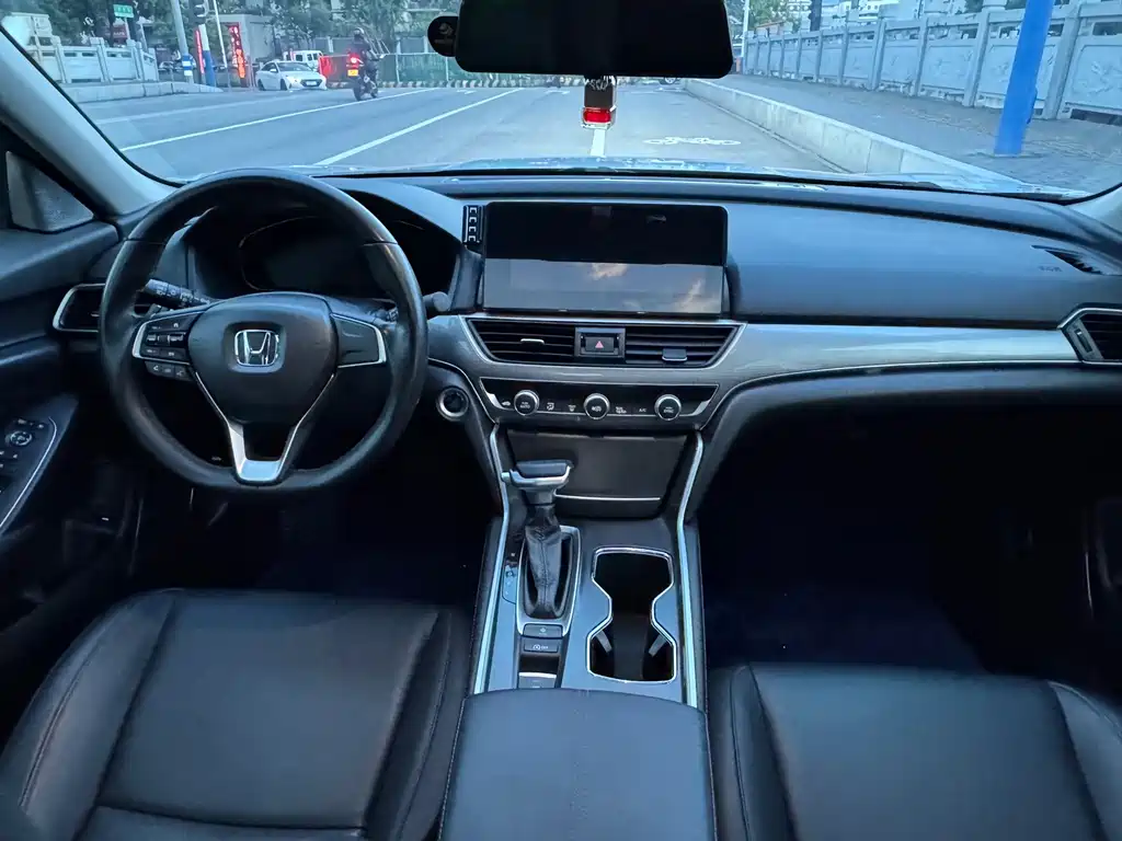 Honda Accord 2022 — фото 8