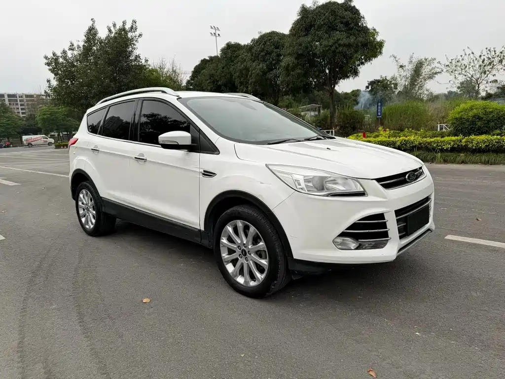 Ford Kuga 2014 — фото 3