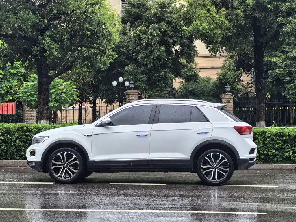 Volkswagen T-Roc 2022 — фото 12