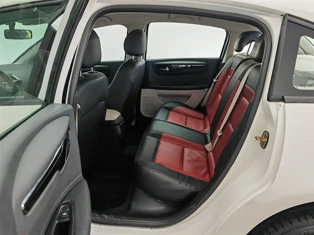 Citroen C-Quatre 2015 — фото 15
