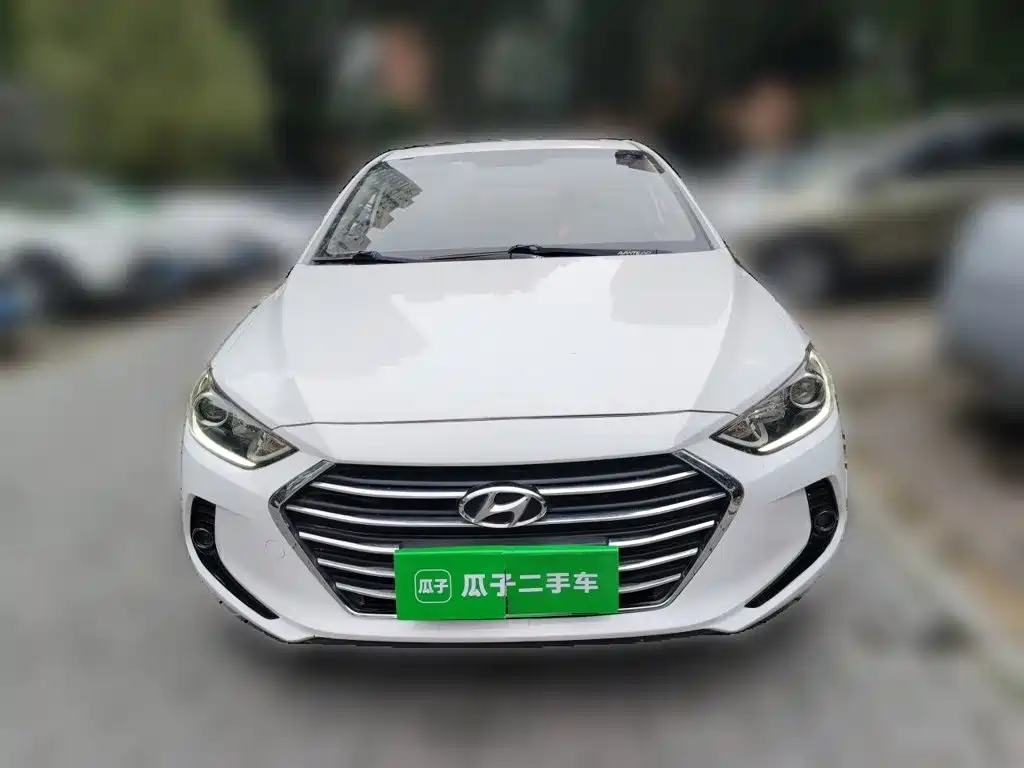 Hyundai Elantra 2017 — фото 23