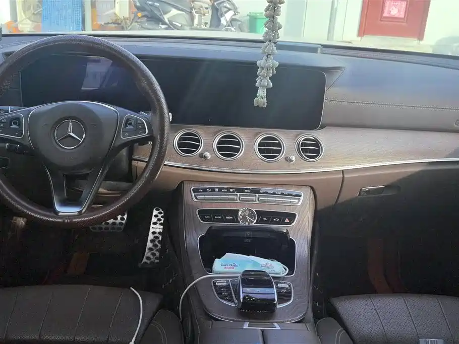 Mercedes-Benz E-Class 2018 — фото 12