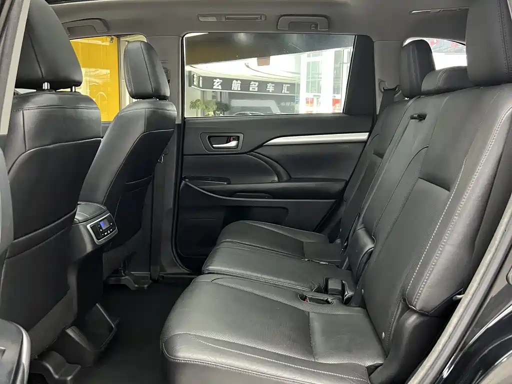 Toyota Highlander 2016 — фото 13