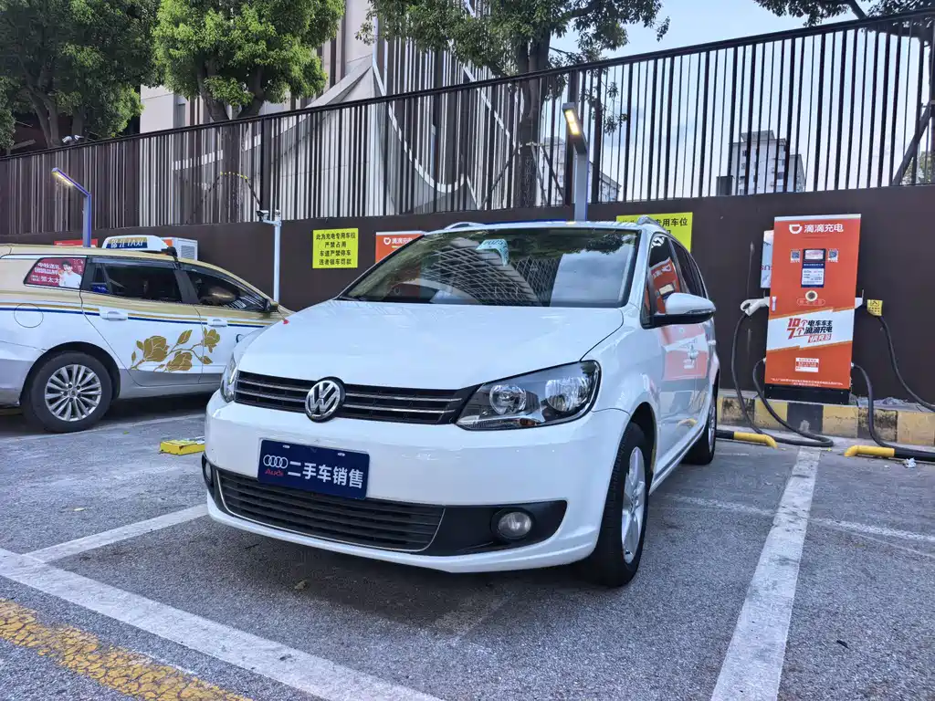 Volkswagen Touran 2015