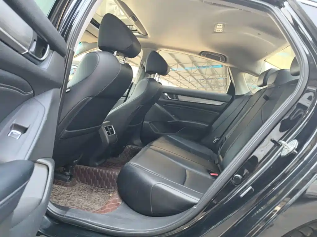 Honda Accord 2018 — фото 13