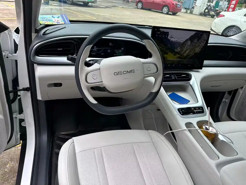 Geely Galaxy Starwish 2025 — фото 4