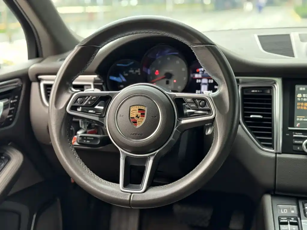 Porsche Macan 2016 — фото 8