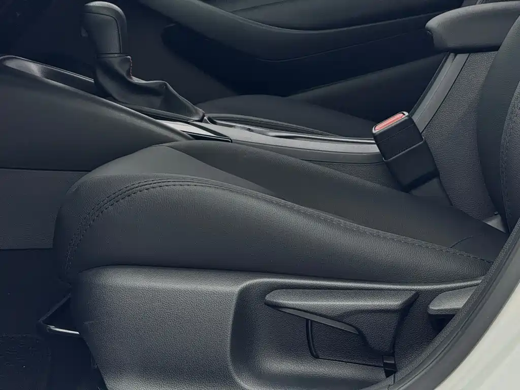 Toyota Corolla 2022 — фото 19