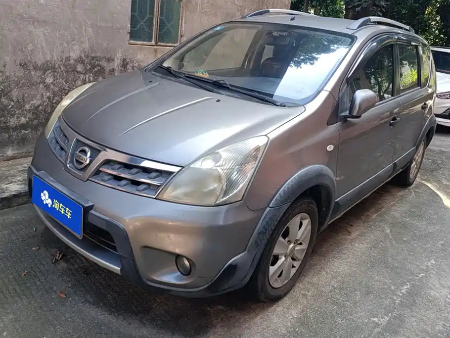 Nissan Livina 2010