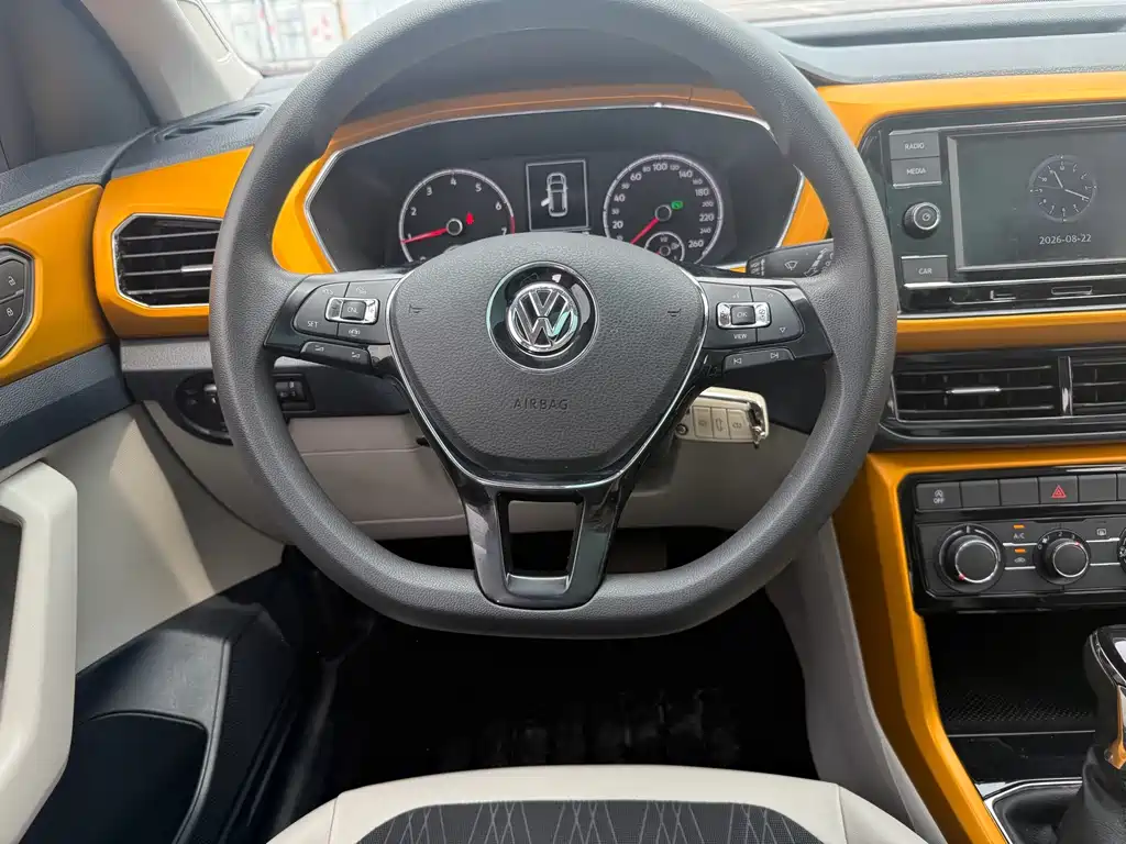 Volkswagen T-Cross 2019 — фото 10