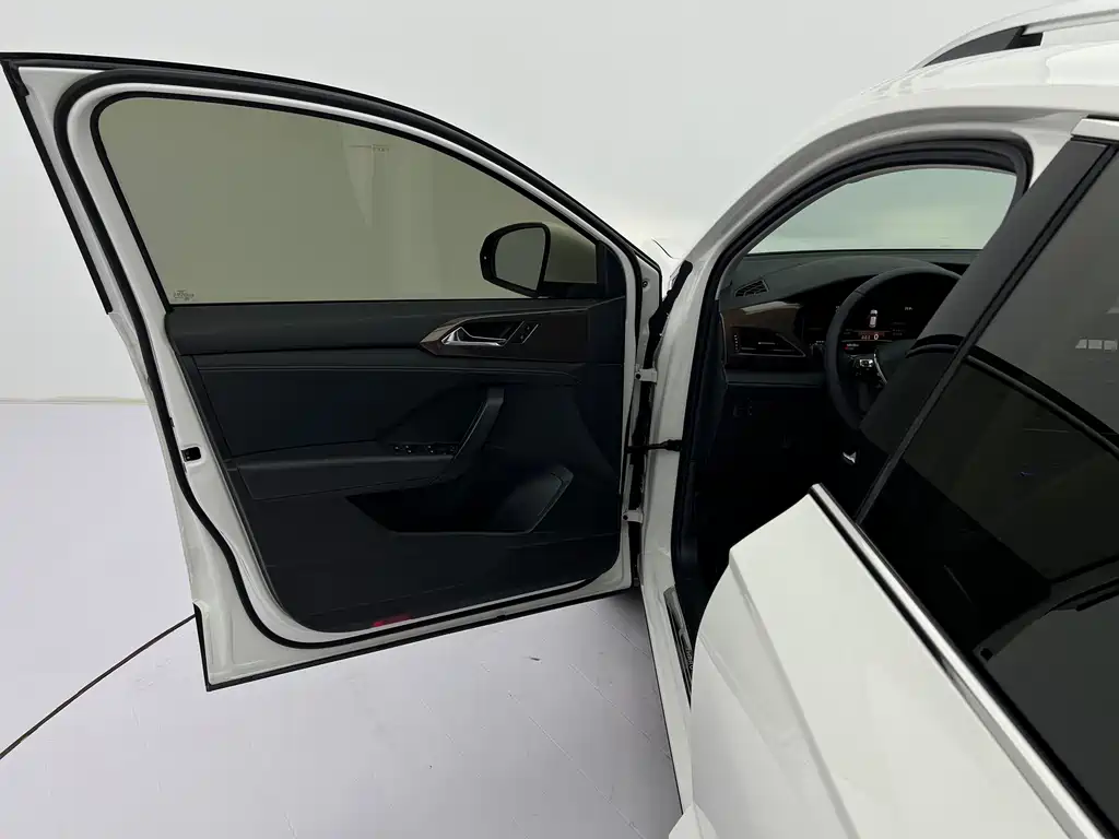 Volkswagen Tharu 2022 — фото 23