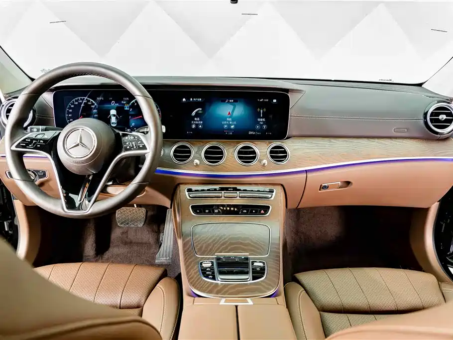 Mercedes-Benz E-Class 2023 — фото 12