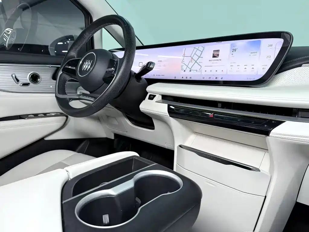 Buick GL8 New Energy 2024 — фото 12
