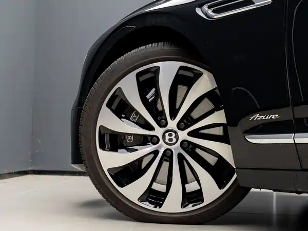 Bentley Flying Spur 2025
