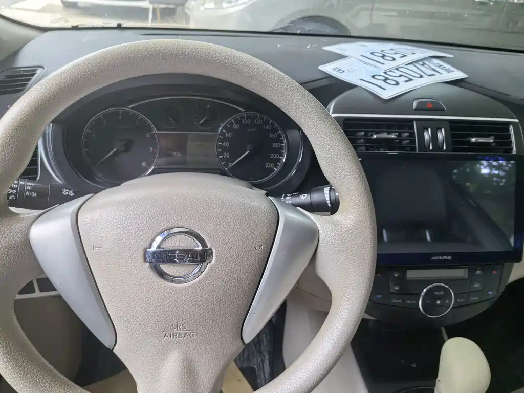 Nissan Tiida 2012